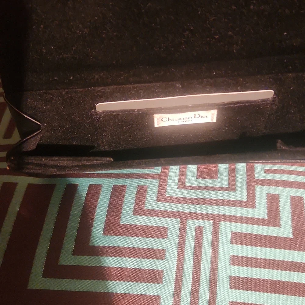 Glass - Picture 4 of 5